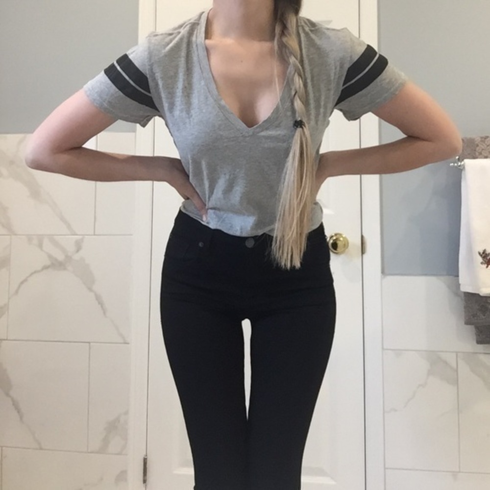 New True Religion | Grey & Black V-Neck T-Shirt Cotton Size Small